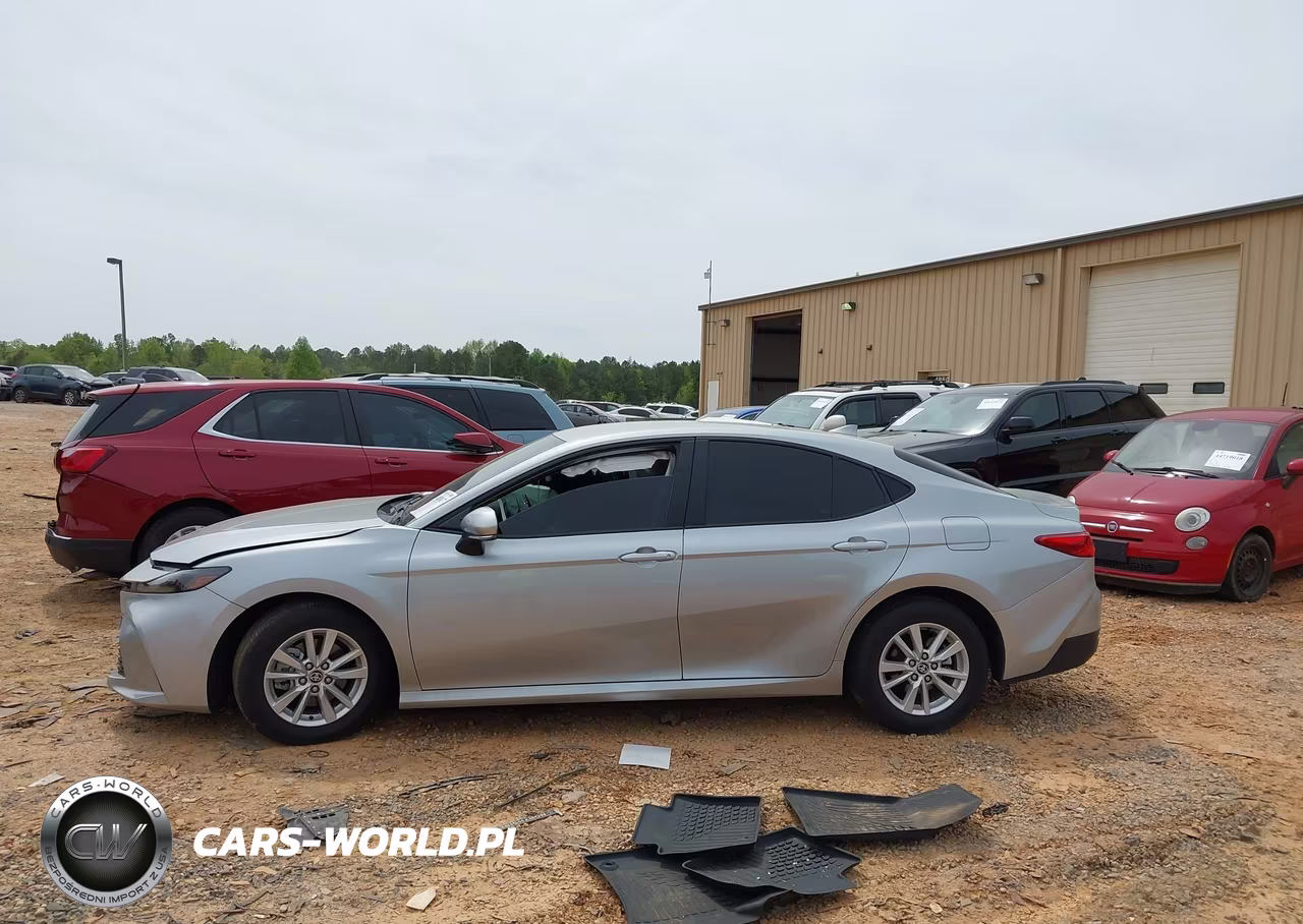 2025 Toyota Camry Le VIN:4T1DAACK3SU166375 - 14