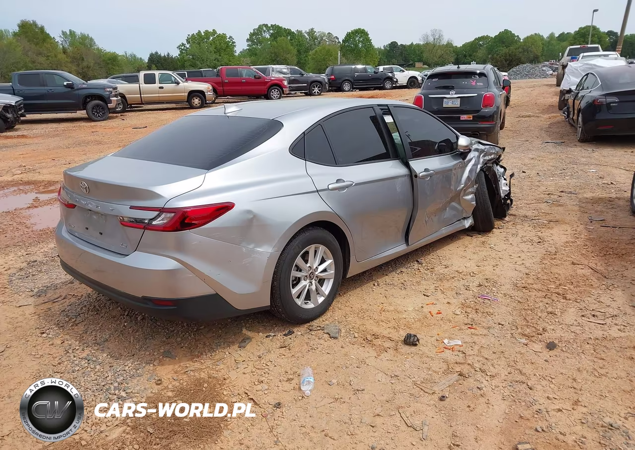 2025 Toyota Camry Le VIN:4T1DAACK3SU166375 - 4