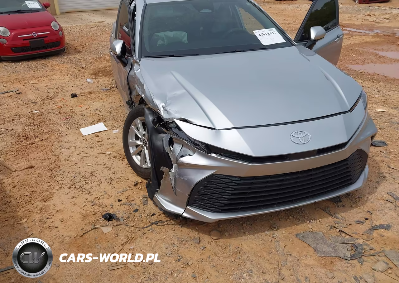 2025 Toyota Camry Le VIN:4T1DAACK3SU166375 - 6