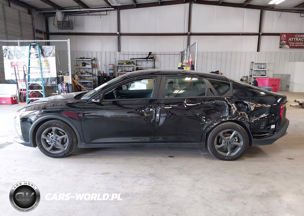 2025 Kia K4 Lxs VIN:3KPFT4DE5SE191908 - 14