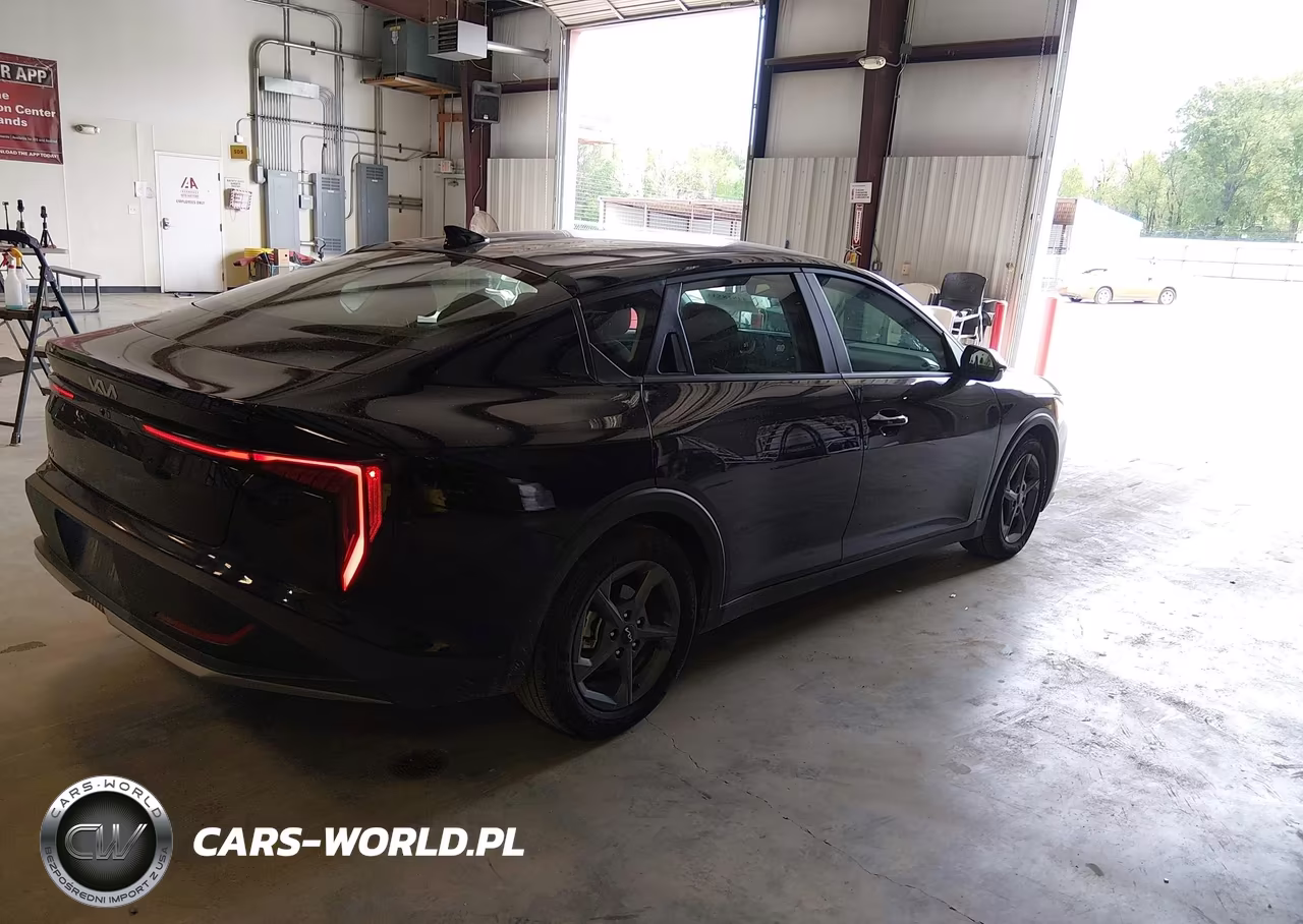 2025 Kia K4 Lxs VIN:3KPFT4DE5SE191908 - 4