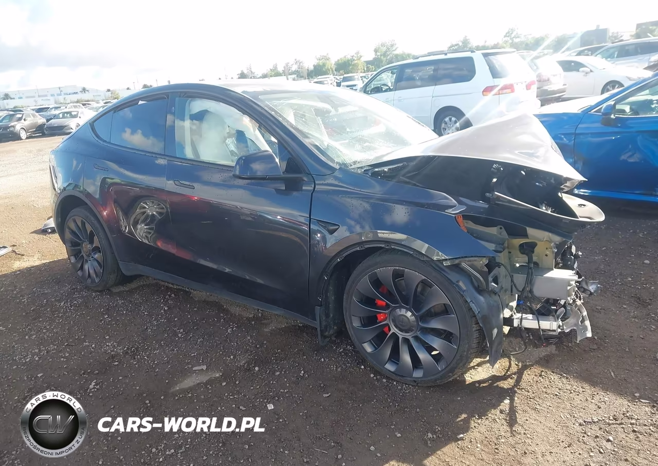 2024 Tesla Model Y Performance Dual Motor All-Wheel Drive – zdjęcie 1 z 18