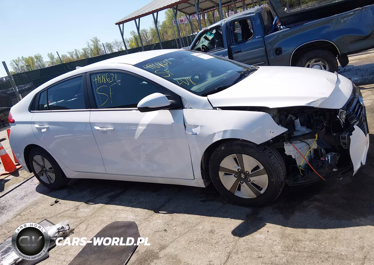 2018 Hyundai Ioniq Hybrid Blue VIN:KMHC65LC1JU096046 - 13