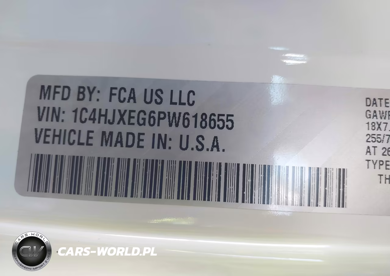 2023 Jeep Wrangler 4-Door Sahara 4X4 VIN:1C4HJXEG6PW618655 - 9