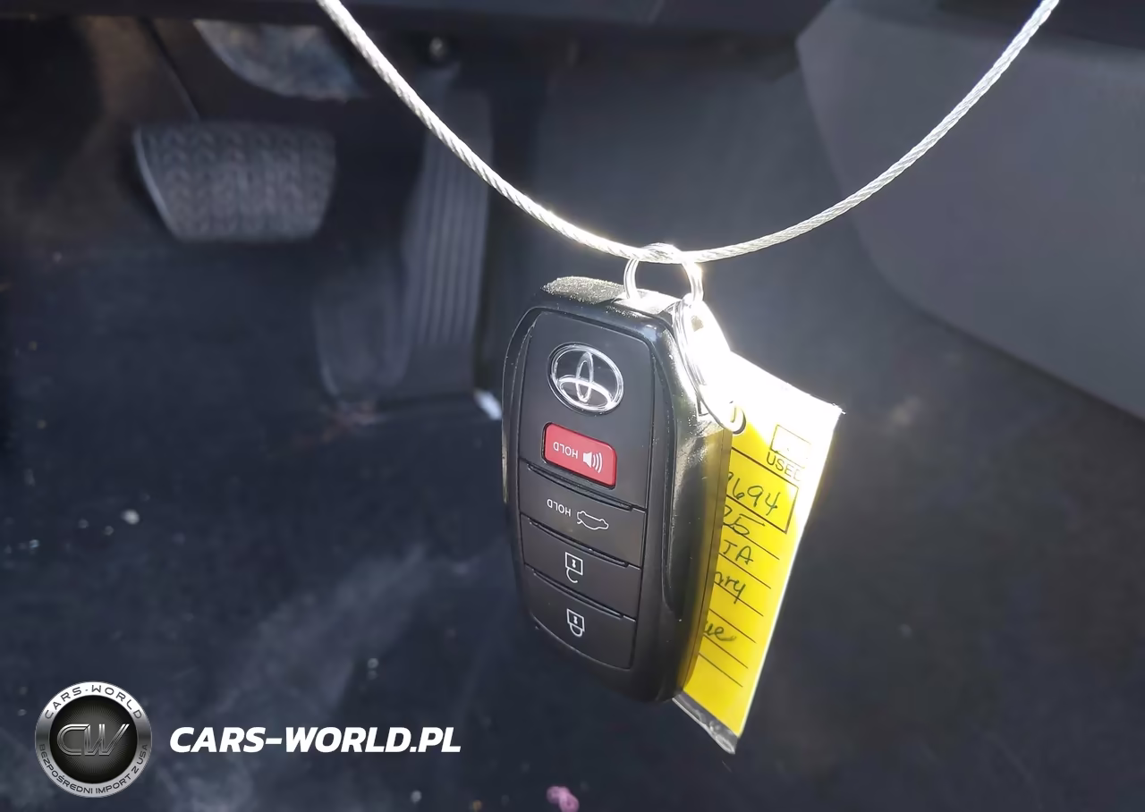 2025 Toyota Camry Le VIN:4T1DAACK3SU599694 - 11