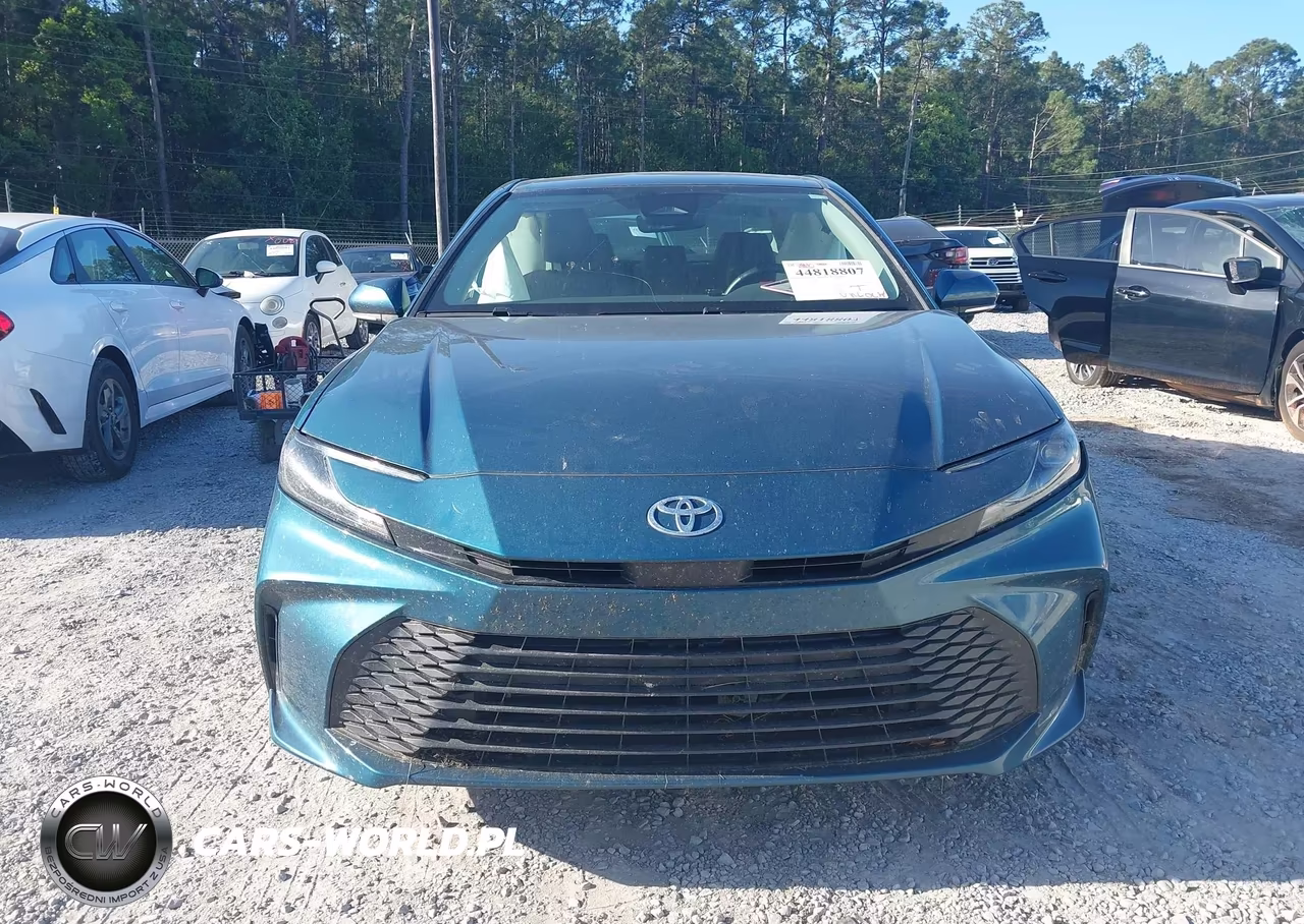 2025 Toyota Camry Le VIN:4T1DAACK3SU599694 - 12