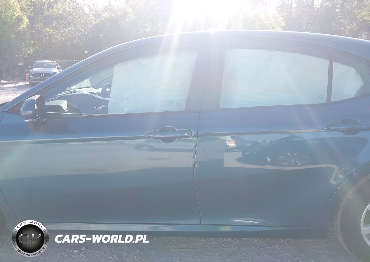 2025 Toyota Camry Le VIN:4T1DAACK3SU599694 - 14