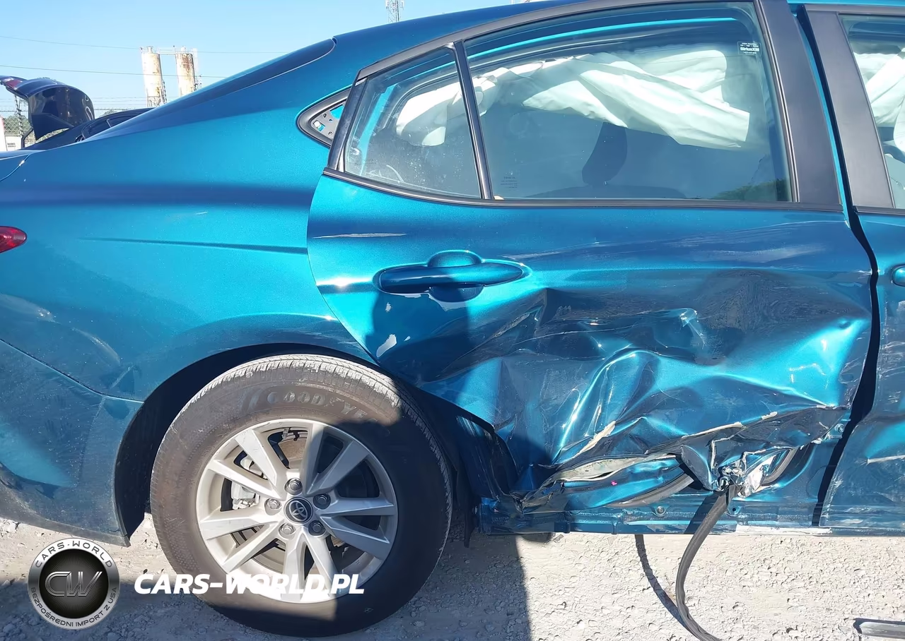 2025 Toyota Camry Le VIN:4T1DAACK3SU599694 - 6