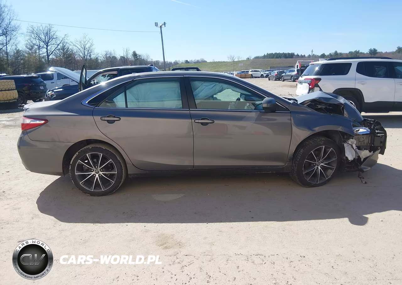 2016 Toyota Camry Xse VIN:4T1BF1FK6GU523513 - 13