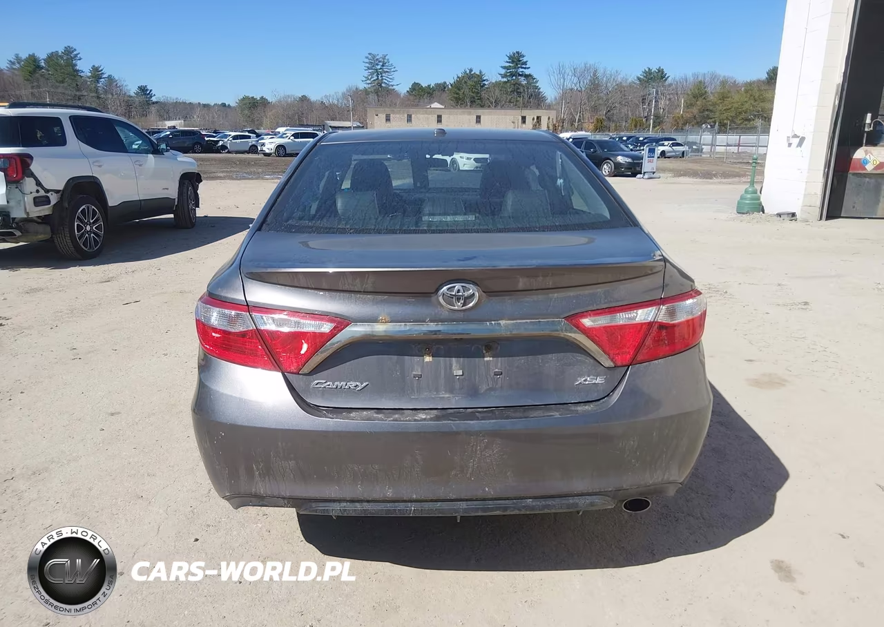 2016 Toyota Camry Xse VIN:4T1BF1FK6GU523513 - 16
