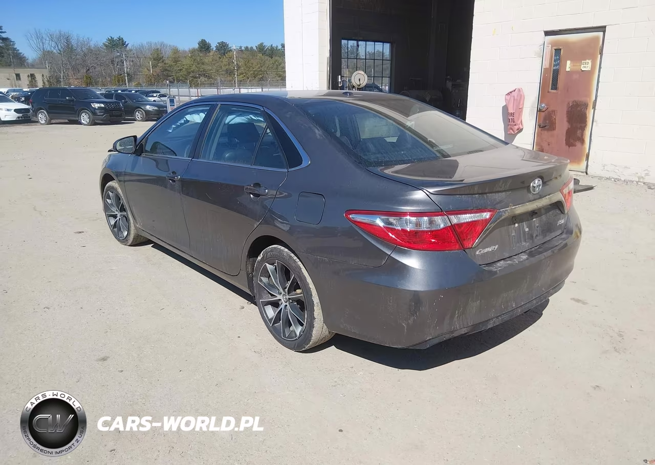 2016 Toyota Camry Xse VIN:4T1BF1FK6GU523513 - 3