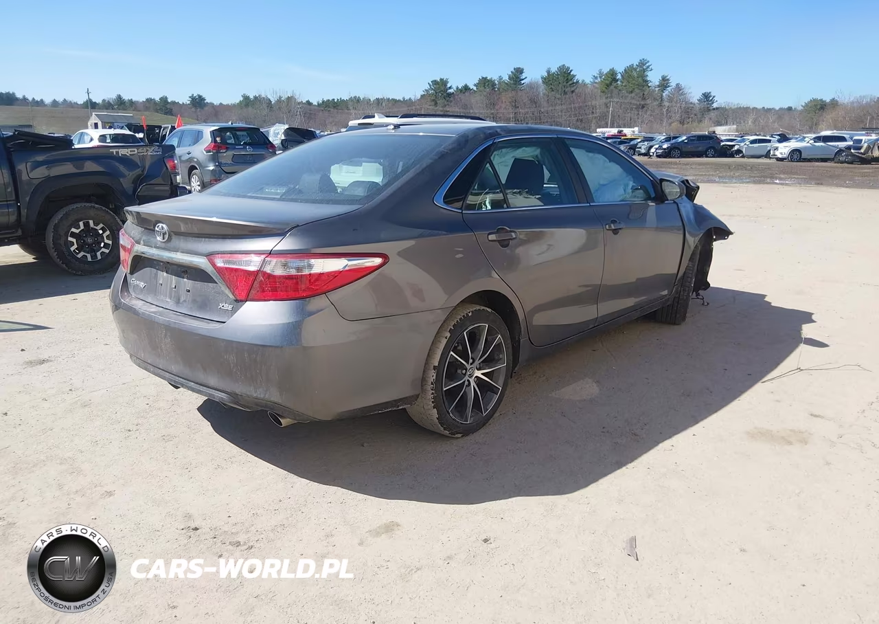 2016 Toyota Camry Xse VIN:4T1BF1FK6GU523513 - 4