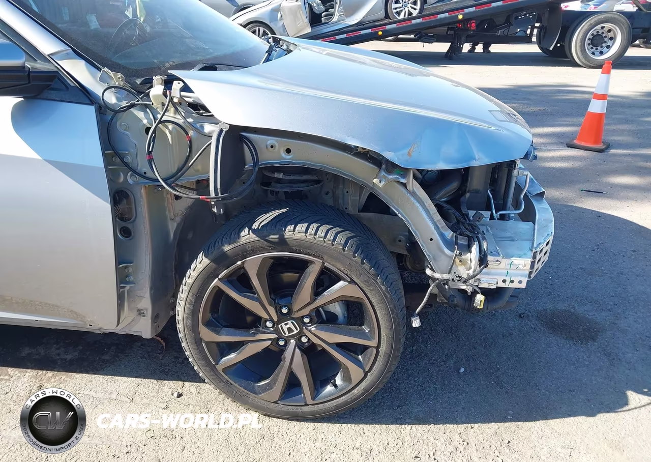 2019 Honda Civic Sport Touring VIN:SHHFK7H96KU203137 - 19