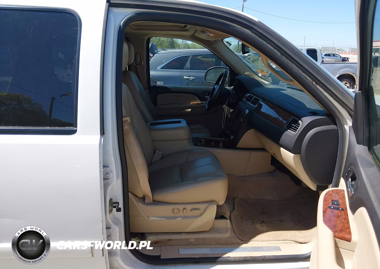 2008 Chevrolet Suburban 1500 Ltz VIN:1GNFC16088J227030 - 5