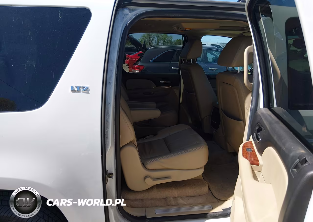 2008 Chevrolet Suburban 1500 Ltz VIN:1GNFC16088J227030 - 8