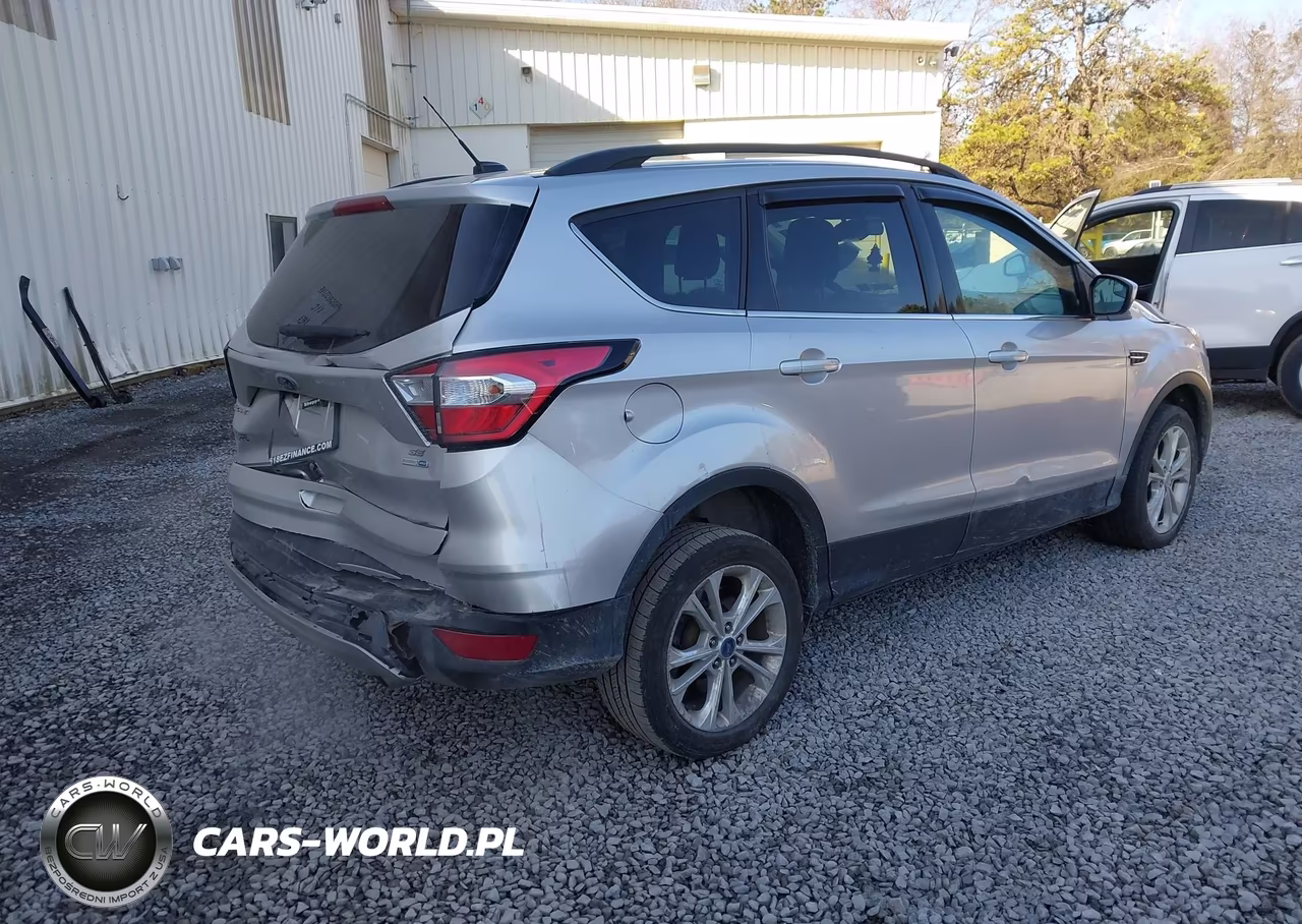 2018 Ford Escape Se VIN:1FMCU9G93JUB49308 - 4