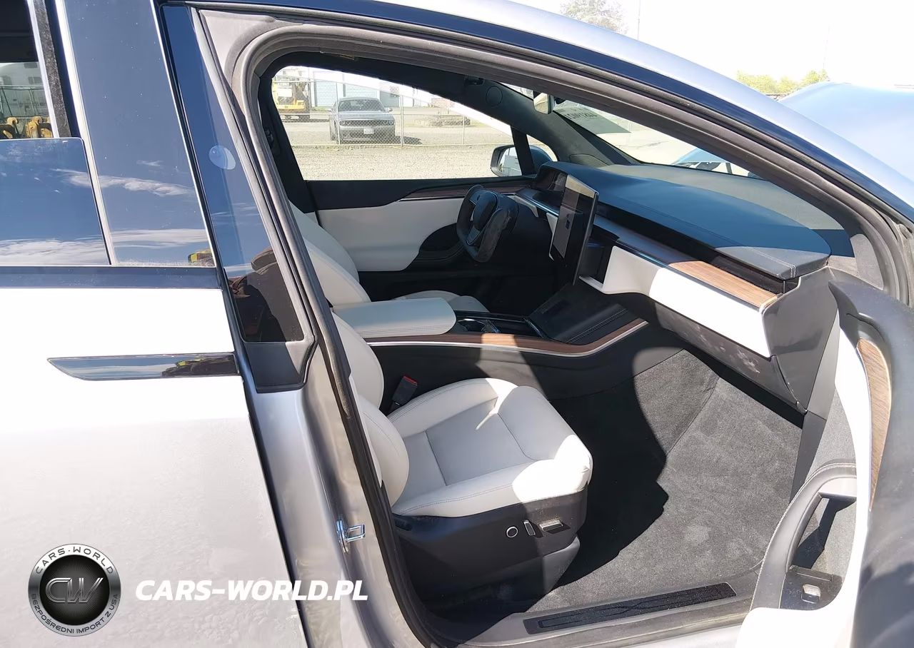 2025 Tesla Model X Long Range VIN:7SAXCDE56SF463608 - 5