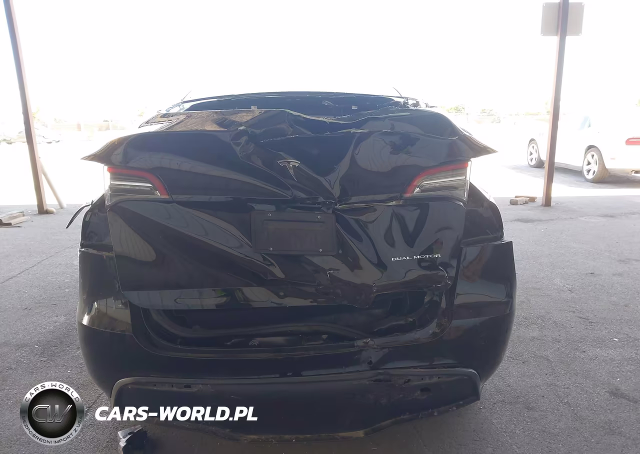 2022 Tesla Model Y Long Range Dual Motor All-Wheel Drive VIN:7SAYGDEE0NF449166 - 17