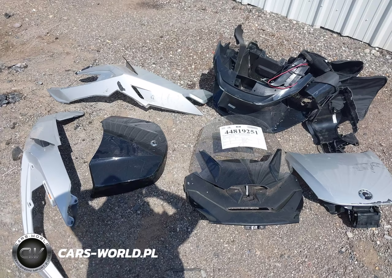 2023 Can-Am Spyder Roadster Rt-Rt Limited VIN:2BXNBDD24PV004224 - 11