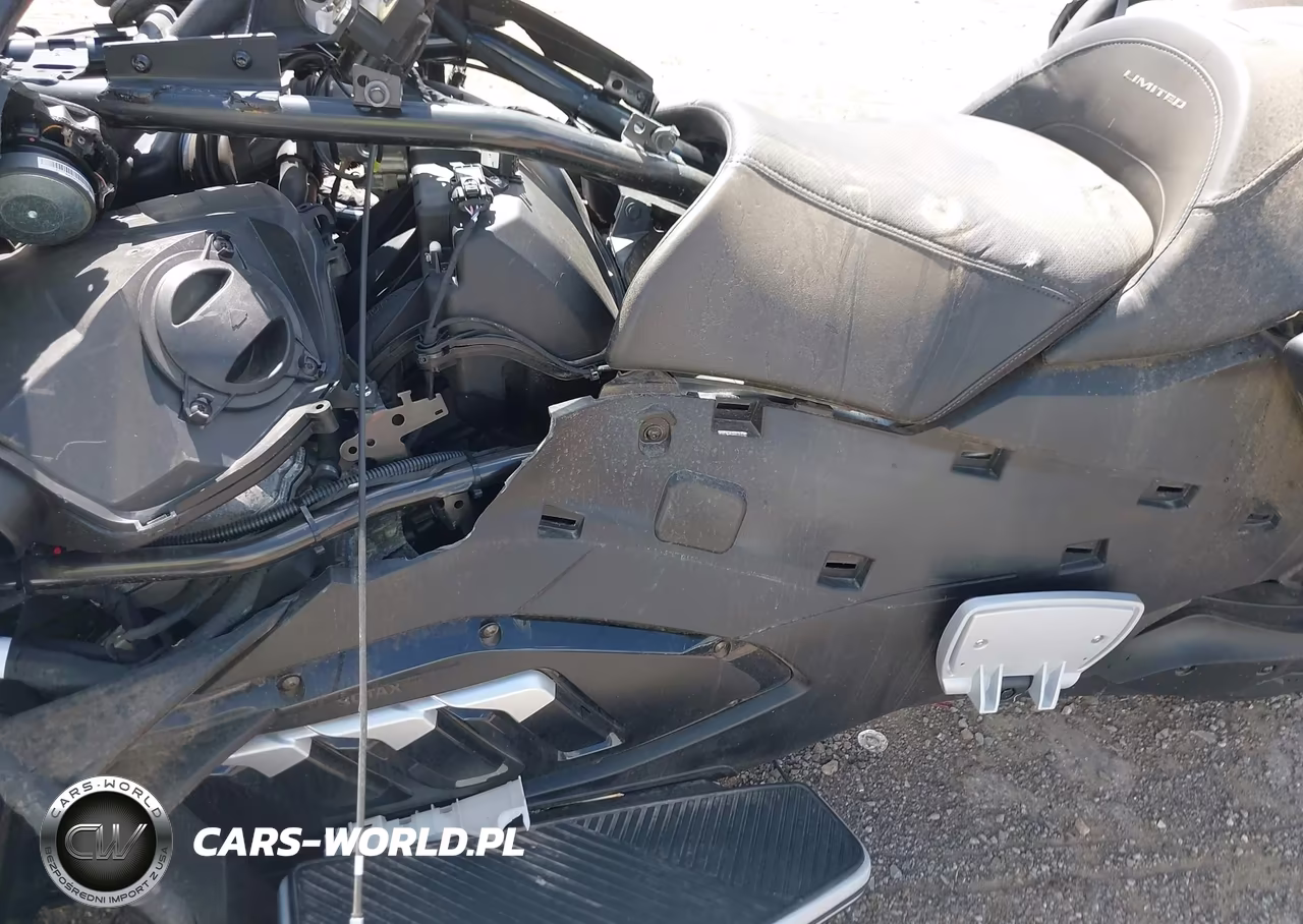 2023 Can-Am Spyder Roadster Rt-Rt Limited VIN:2BXNBDD24PV004224 - 9