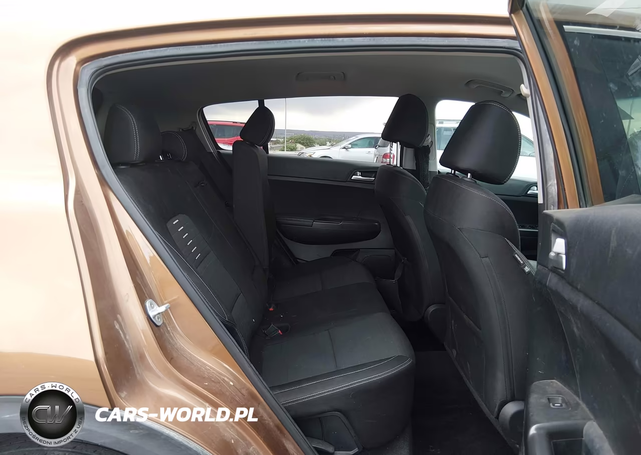 2020 Kia Sportage Lx VIN:KNDPMCAC2L7825630 - 8