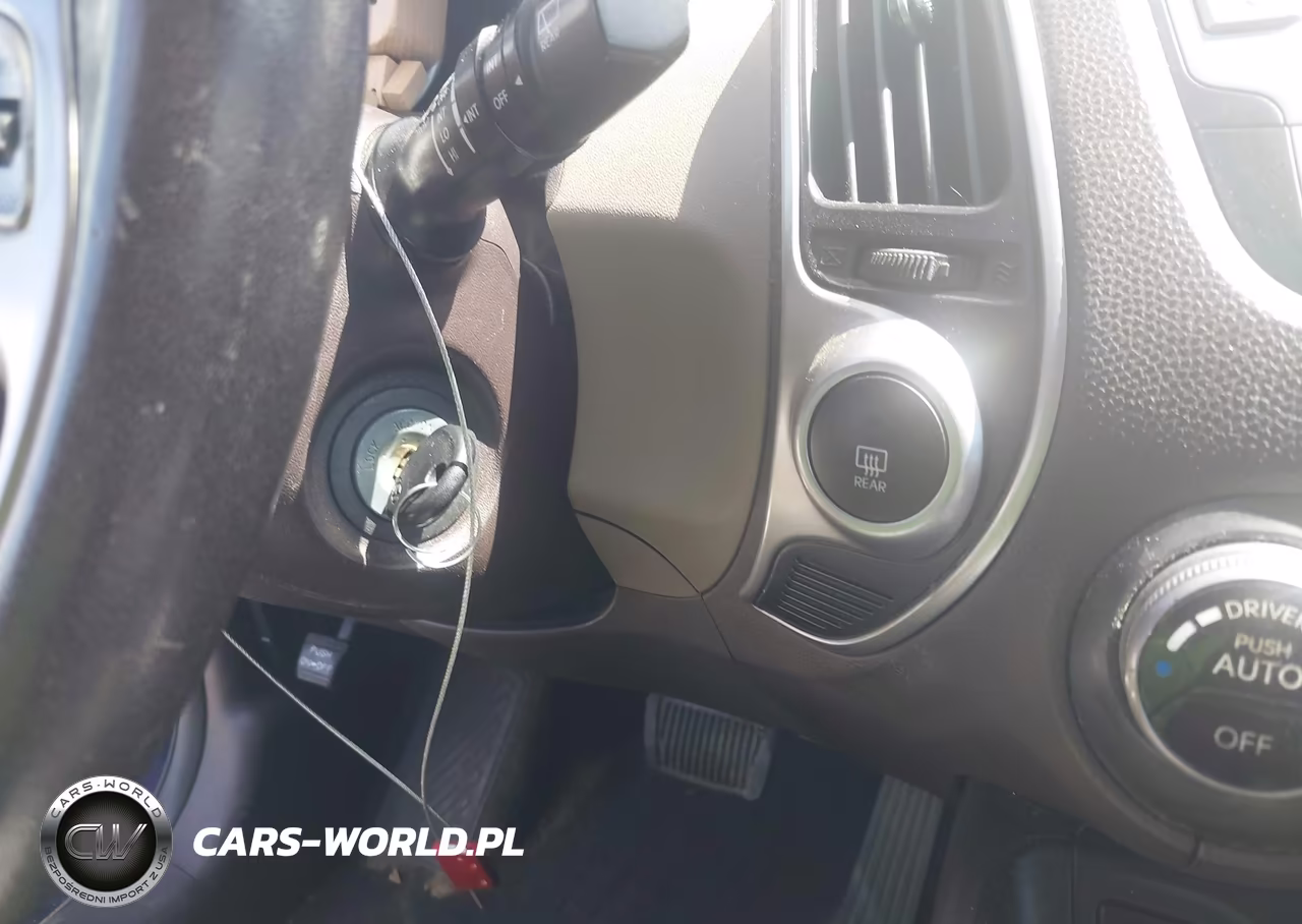 2011 Hyundai Tucson Limited VIN:KM8JU3AC1BU219432 - 11
