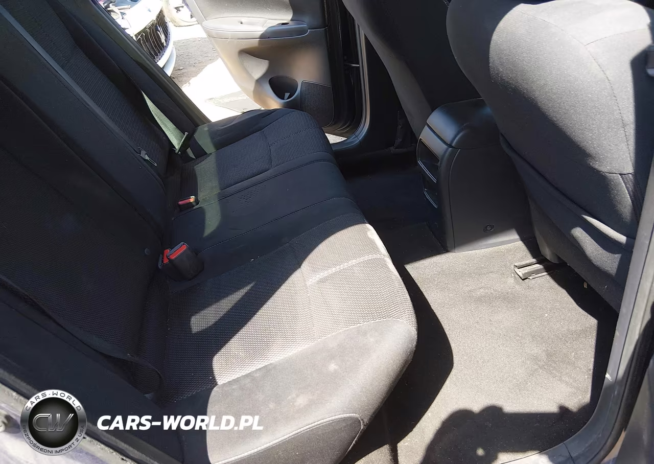 2017 Nissan Sentra S VIN:3N1AB7AP2HY295643 - 8