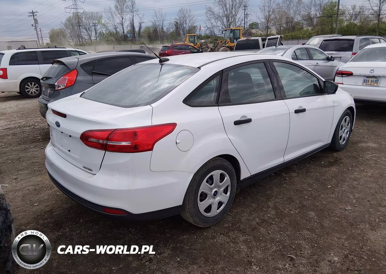 2016 Ford Focus S VIN:1FADP3E22GL207125 - 4