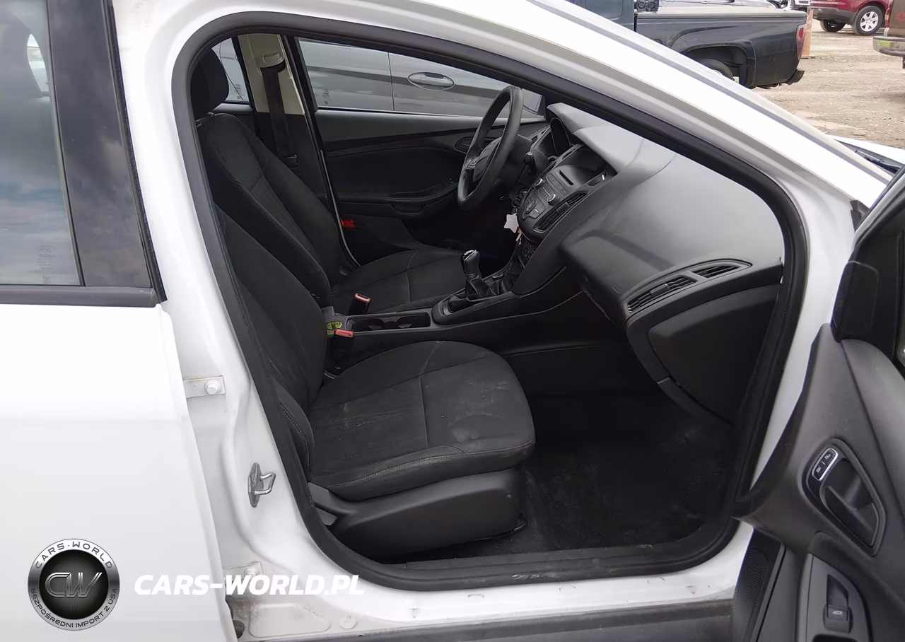 2016 Ford Focus S VIN:1FADP3E22GL207125 - 5