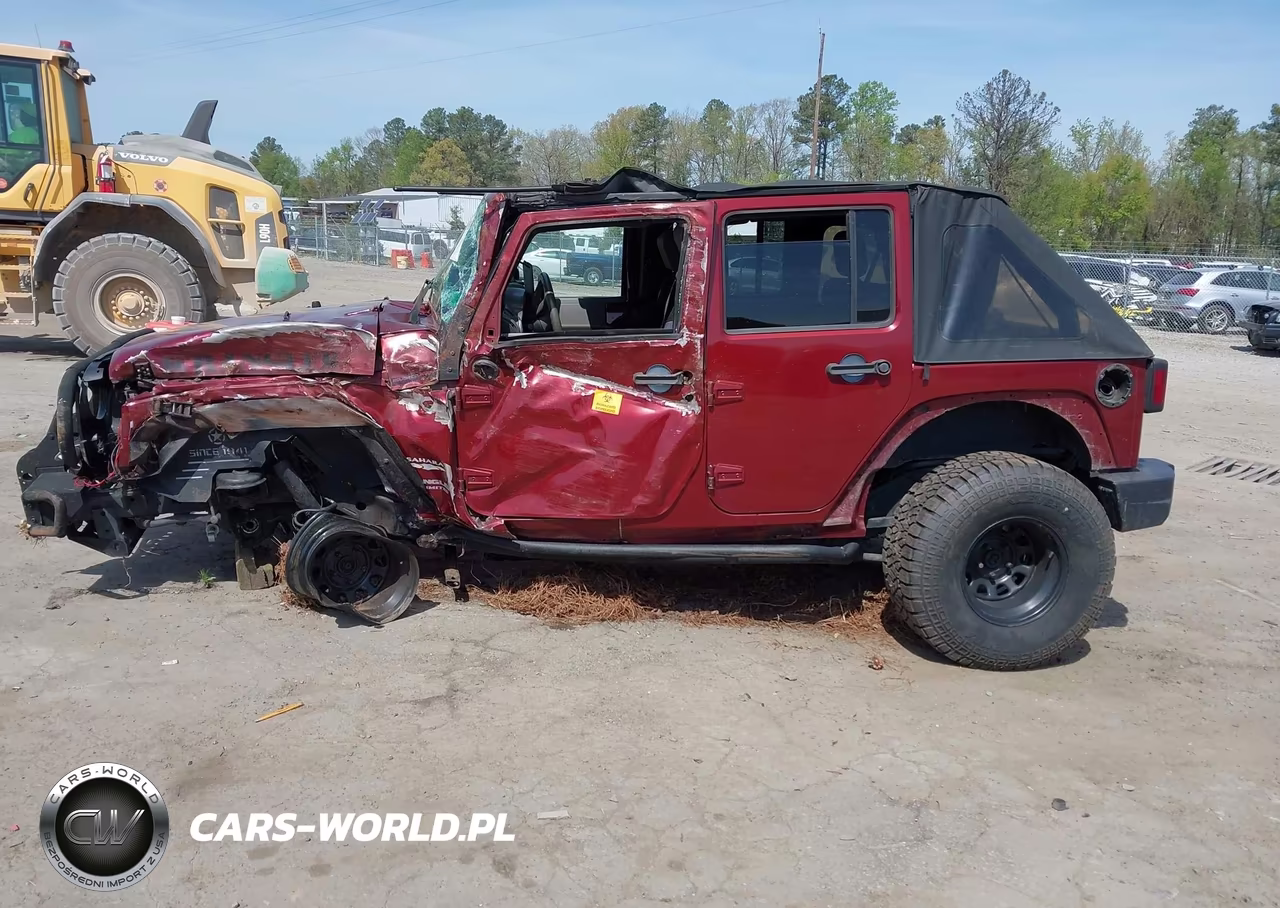 2010 Jeep Wrangler Unlimited Sahara VIN:1J4BA5H10AL102439 - 14
