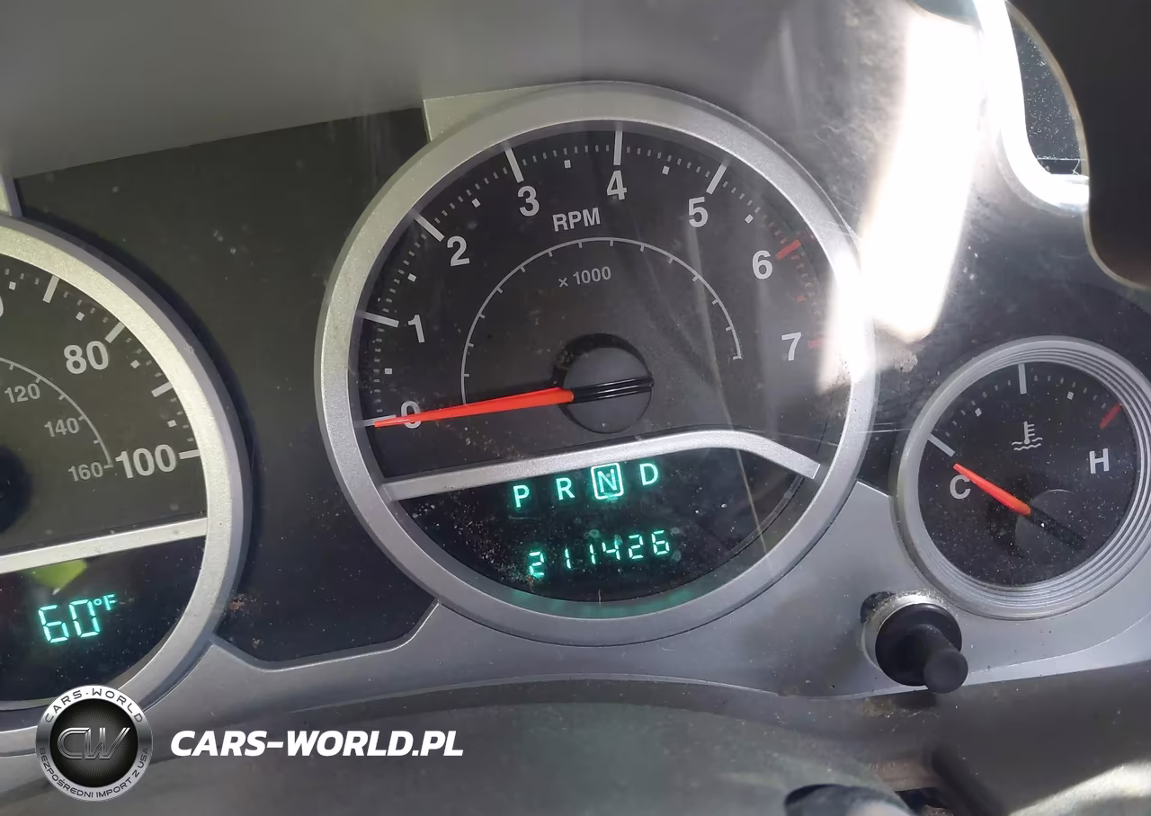 2010 Jeep Wrangler Unlimited Sahara VIN:1J4BA5H10AL102439 - 15