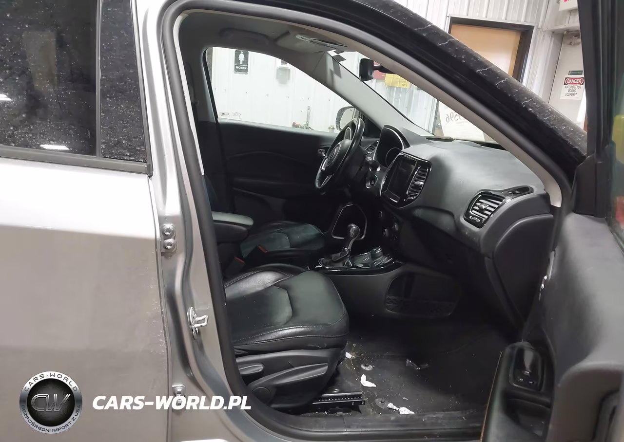 2019 Jeep Compass Limited 4X4 VIN:3C4NJDCB5KT752905 - 5