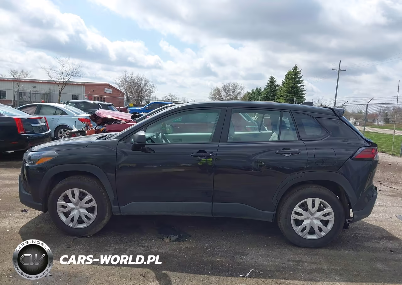 2026 Toyota Corolla Cross L VIN:7MUAAABG0TV148674 - 14