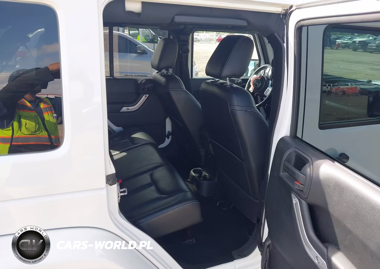 2015 Jeep Wrangler Unlimited Rubicon Hard Rock VIN:1C4HJWFG3FL670558 - 8