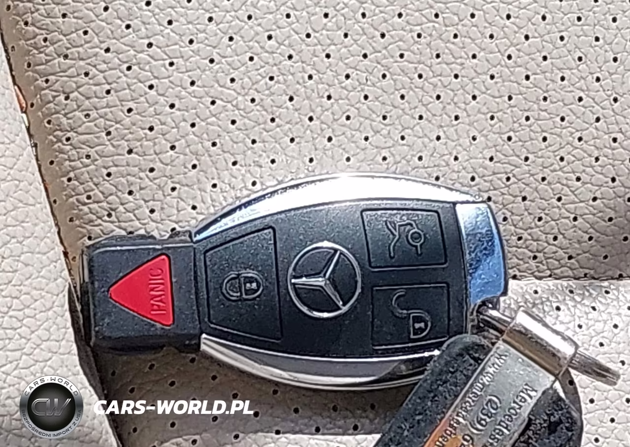 2018 Mercedes-Benz C 300 VIN:WDDWF4JB7JR389318 - 11