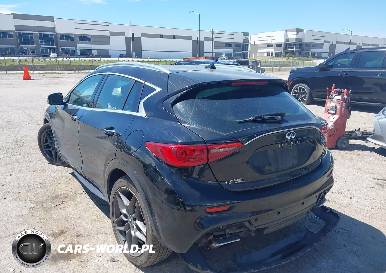2017 Infiniti Qx30 Premium VIN:SJKCH5CPXHA033442 - 3
