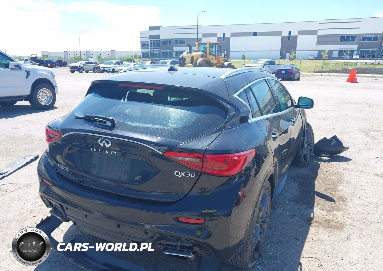 2017 Infiniti Qx30 Premium VIN:SJKCH5CPXHA033442 - 4