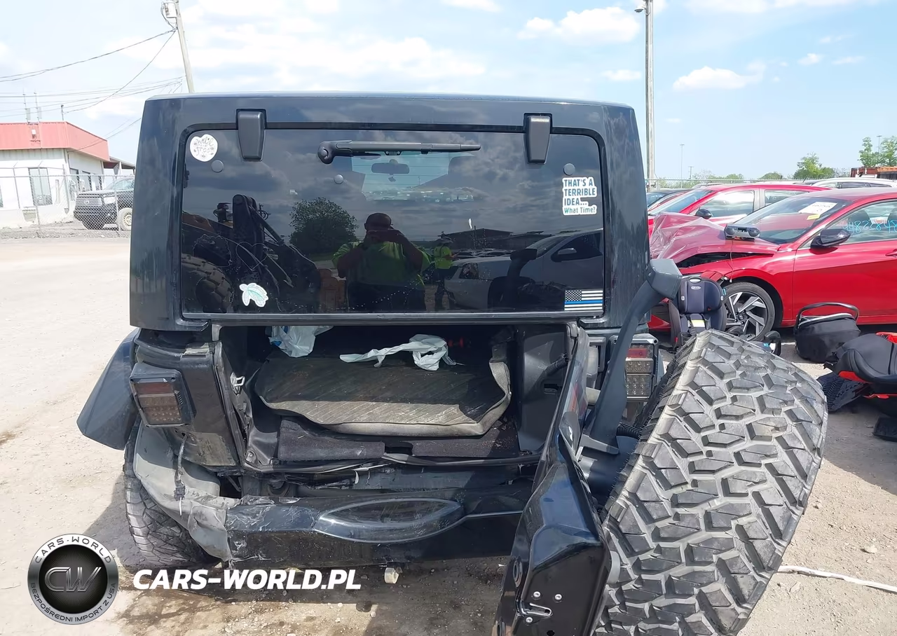 2012 Jeep Wrangler Unlimited Sahara VIN:1C4HJWEG8CL254888 - 16