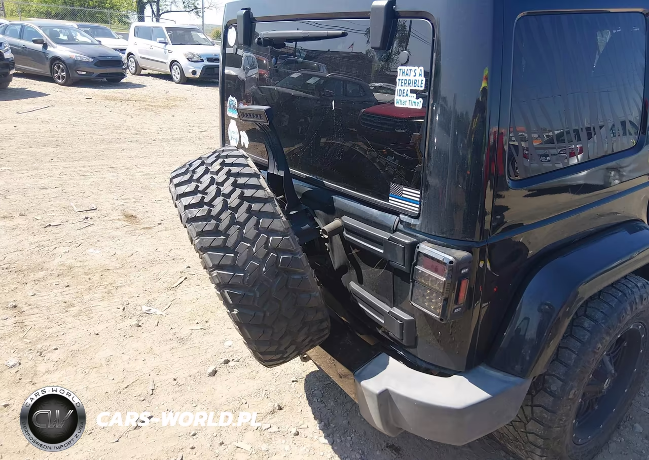 2012 Jeep Wrangler Unlimited Sahara VIN:1C4HJWEG8CL254888 - 17