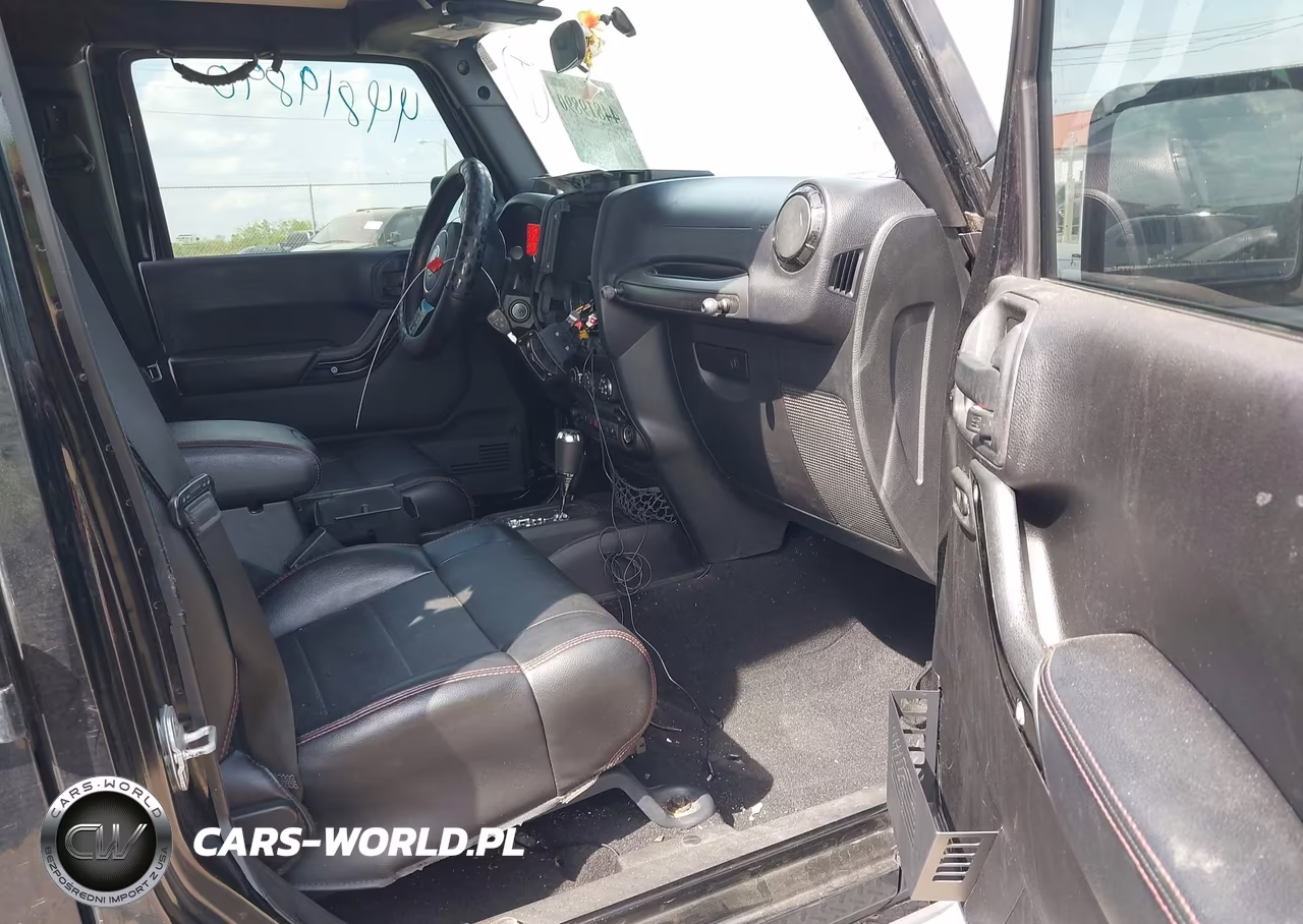 2012 Jeep Wrangler Unlimited Sahara VIN:1C4HJWEG8CL254888 - 5
