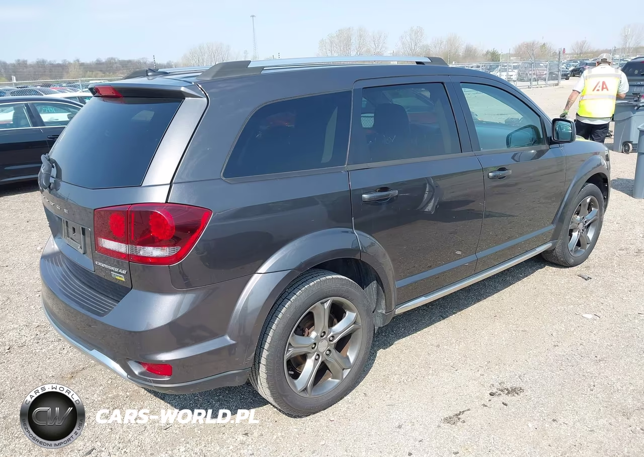 2017 Dodge Journey Crossroad Plus VIN:3C4PDCGG0HT553916 - 4