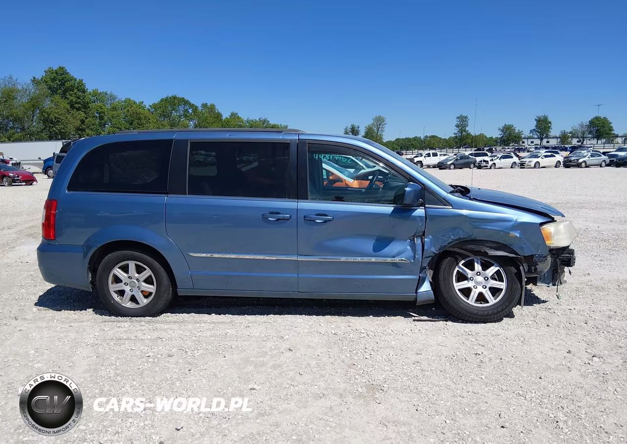 2011 Chrysler Town & Country Touring VIN:2A4RR5DG0BR745657 - 13