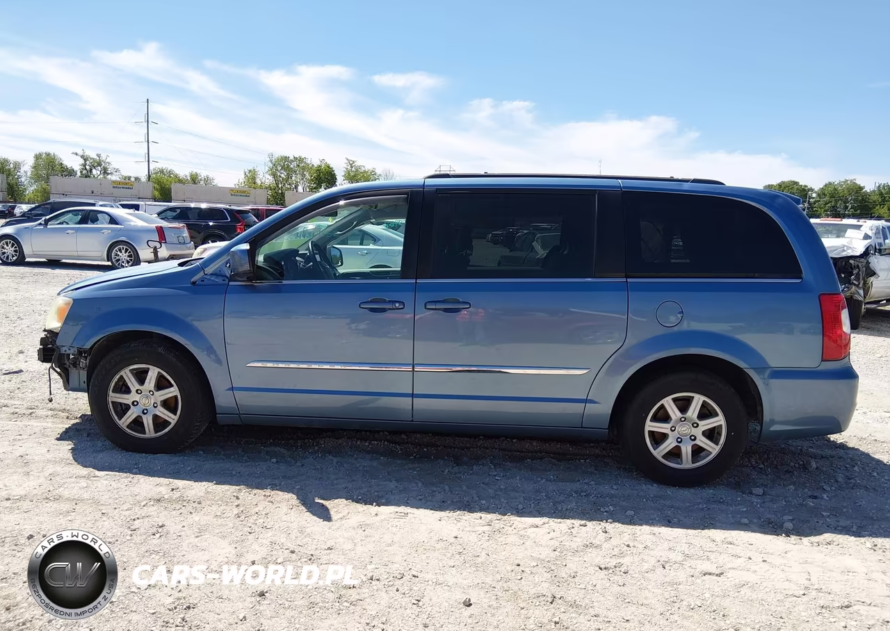 2011 Chrysler Town & Country Touring VIN:2A4RR5DG0BR745657 - 14