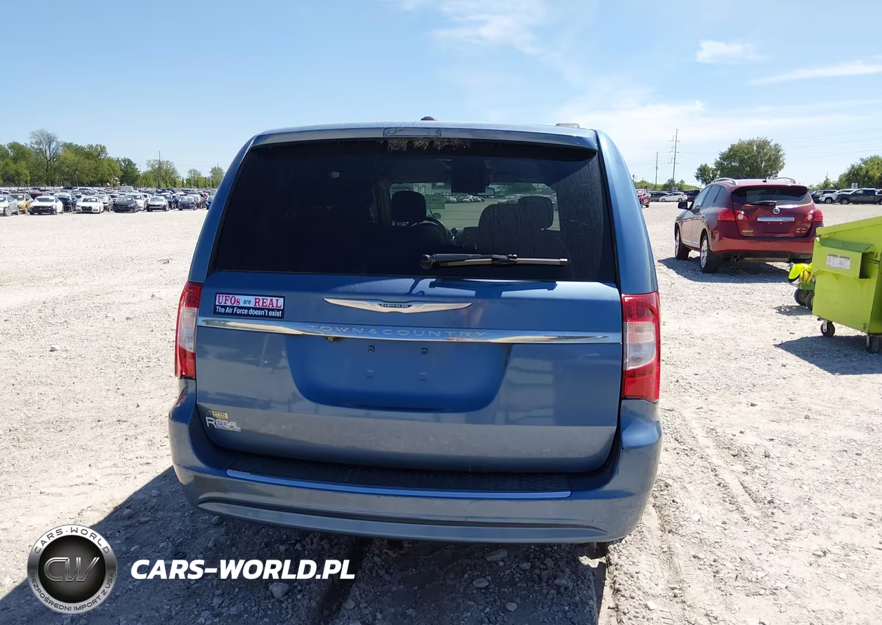 2011 Chrysler Town & Country Touring VIN:2A4RR5DG0BR745657 - 16