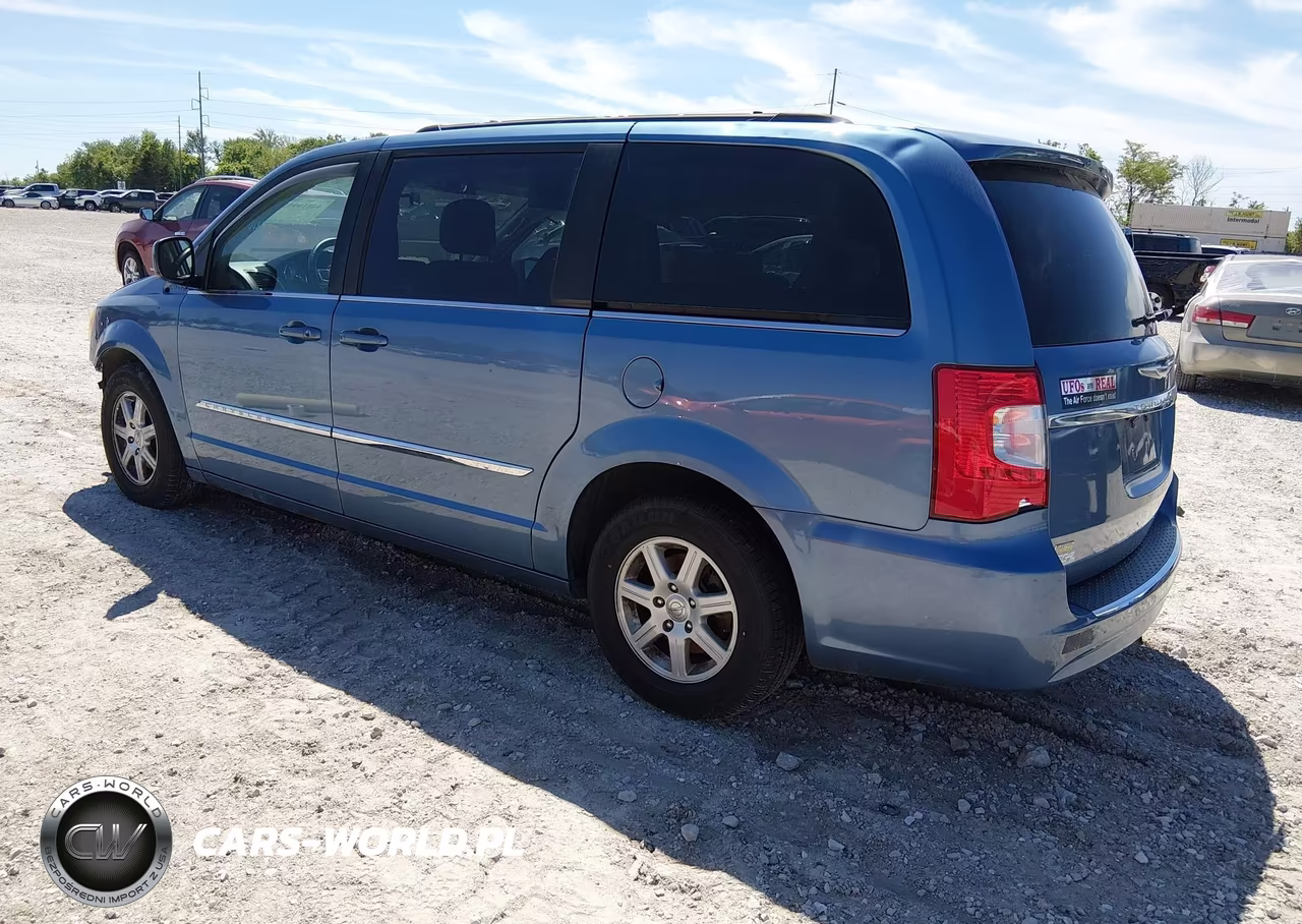 2011 Chrysler Town & Country Touring VIN:2A4RR5DG0BR745657 - 3