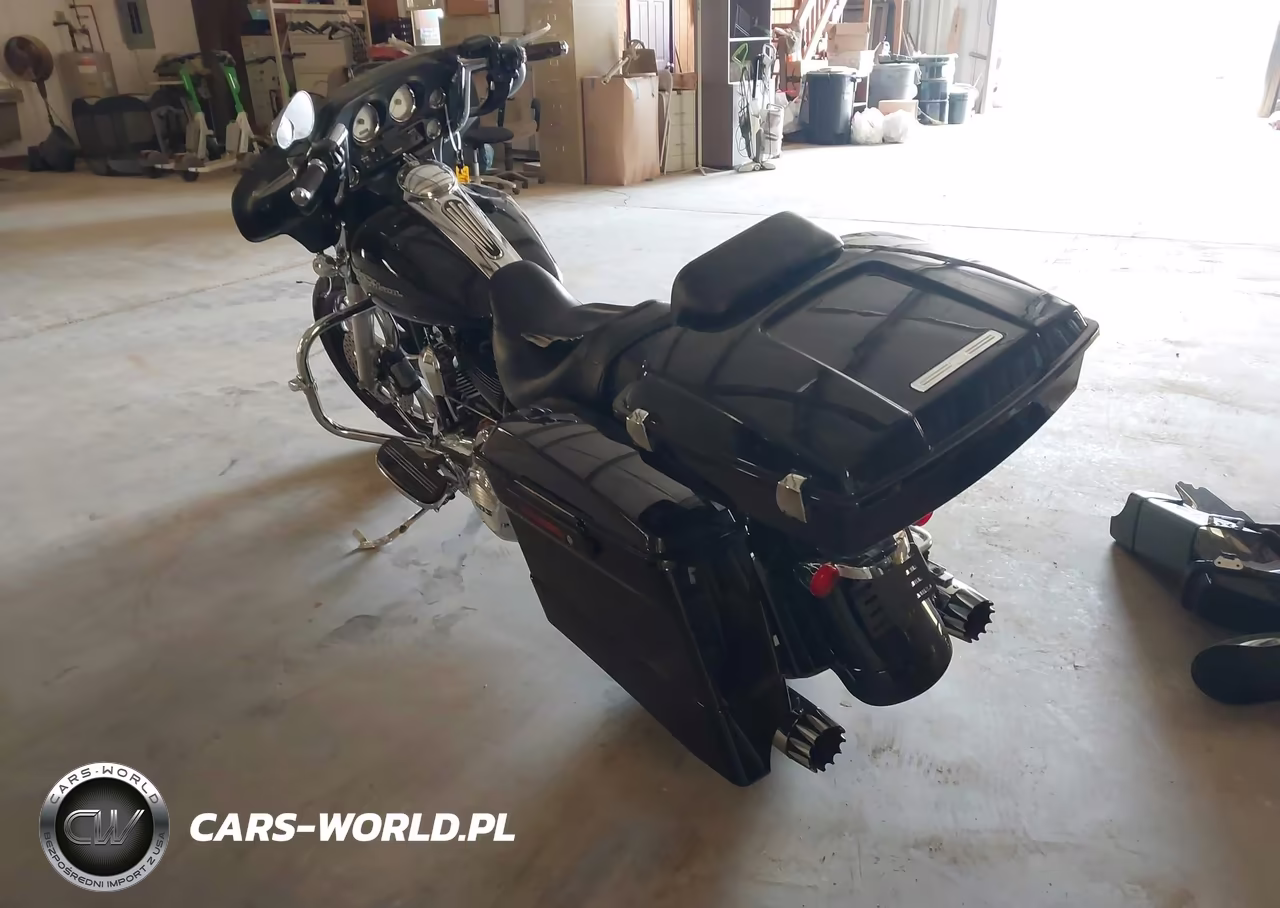2013 Harley-Davidson Flhx Street Glide VIN:1HD1KBM15DB681147 - 3