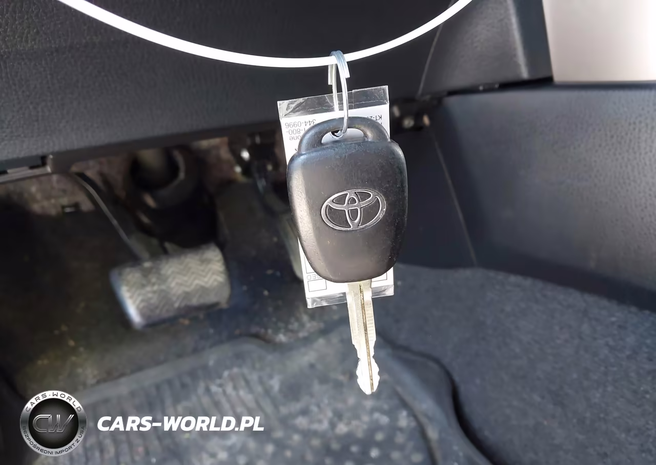 2017 Toyota Rav4 Le VIN:JTMBFREV1HJ700339 - 11