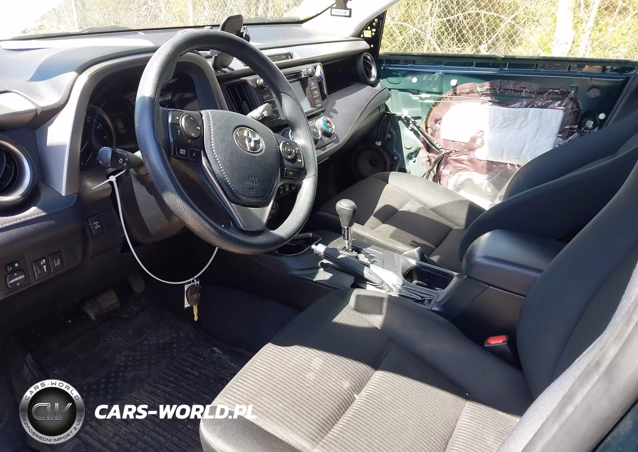 2017 Toyota Rav4 Le VIN:JTMBFREV1HJ700339 - 5