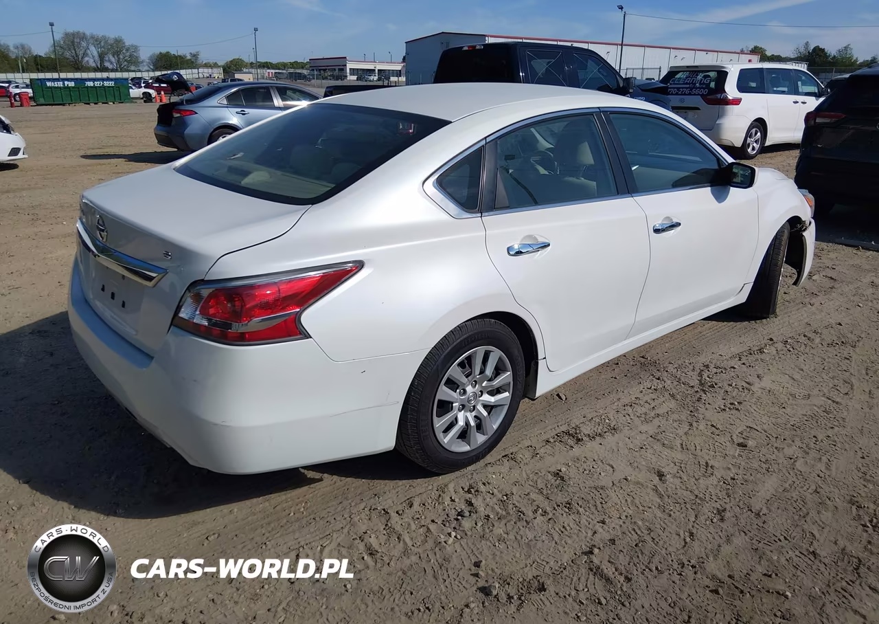 2015 Nissan Altima 2.5 S VIN:1N4AL3AP3FC101796 - 4