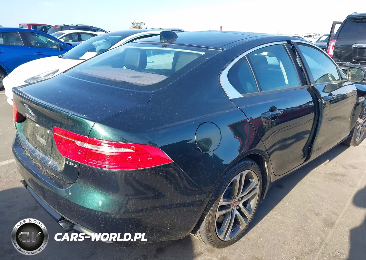 2017 Jaguar Xe 35T Premium VIN:SAJAD4BV5HA966425 - 4